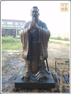 公園孔子雕塑
